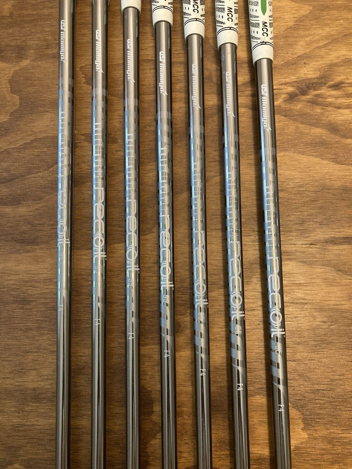 Mizuno JPX 923 Hot Metal Iron Set / 4-PW Stiff Flex Graphite Shafts