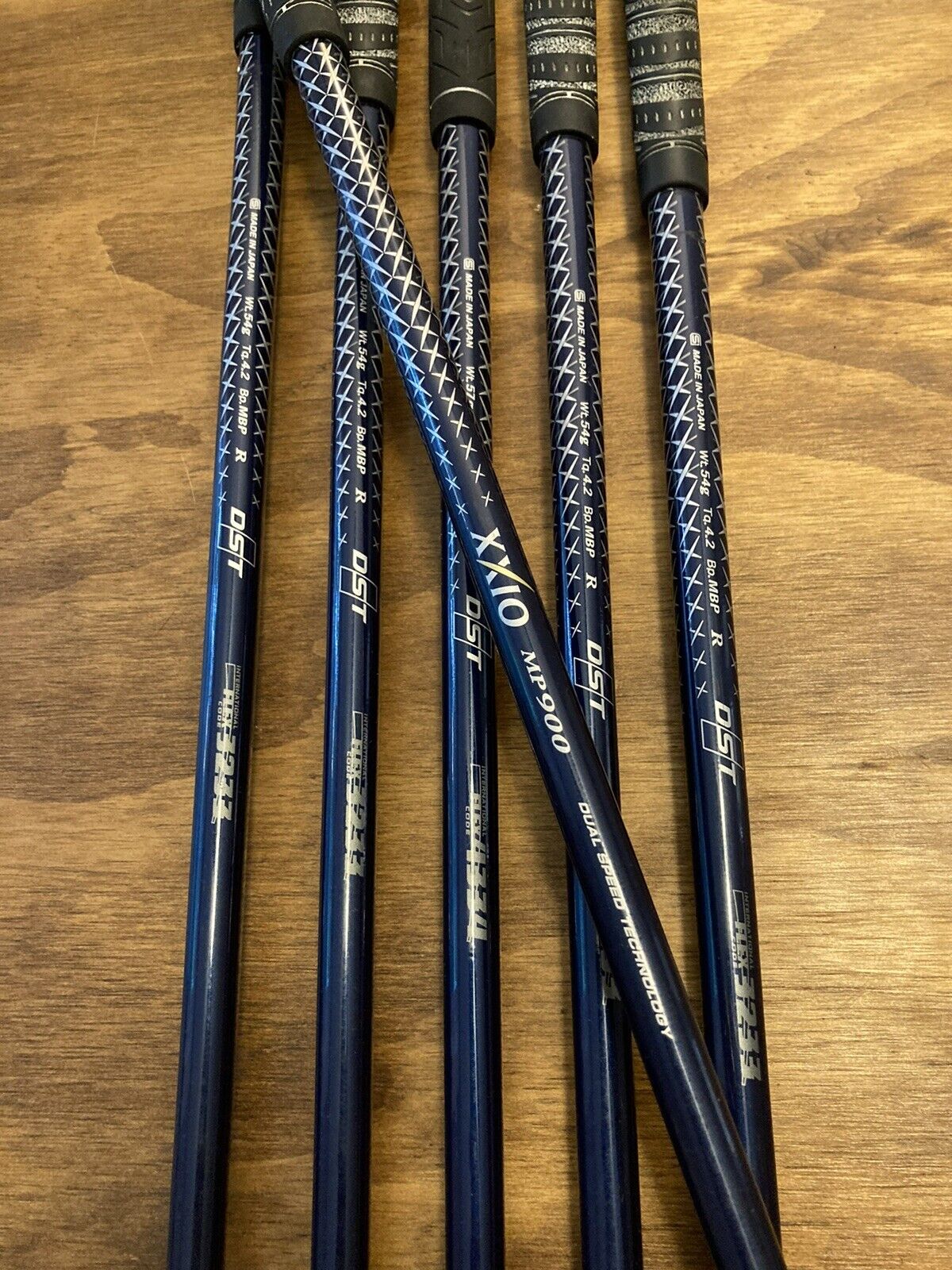 XXIO MP900 Iron Set / 5-PW Regular Flex Graphite Shafts