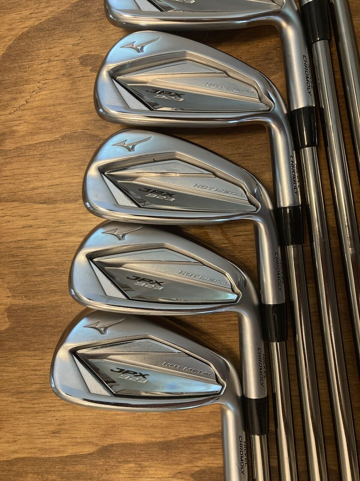 Mizuno JPX 923 Hot Metal Iron Set / 4-PW Stiff Flex Graphite Shafts